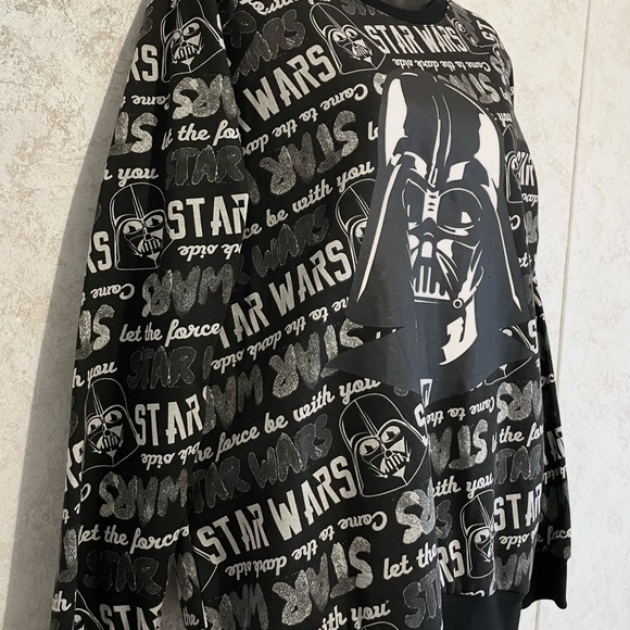 Star Wars Junior Size Medium 7/9 Pull Over Sweatshirt Darth Vader Wording - Picture 4 of 14